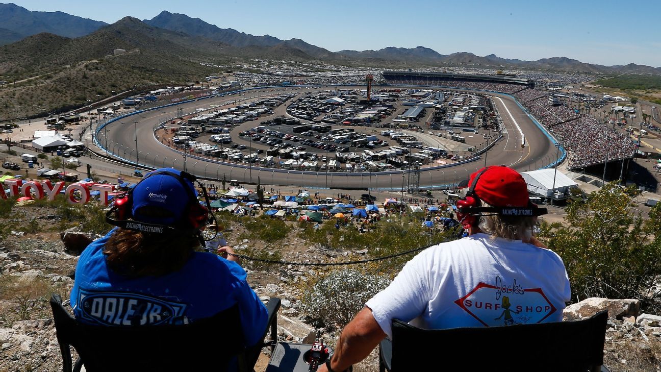 Arizona Cardinals, Arizona Diamondbacks, MMA fighters and more tackle  Phoenix Raceway in NASCAR Racing Experience cars - Phoenix Raceway