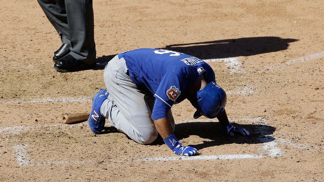 Andre Ethier Runs To Right Field  Dodgers, Dodgers baseball, Los angeles  dodgers