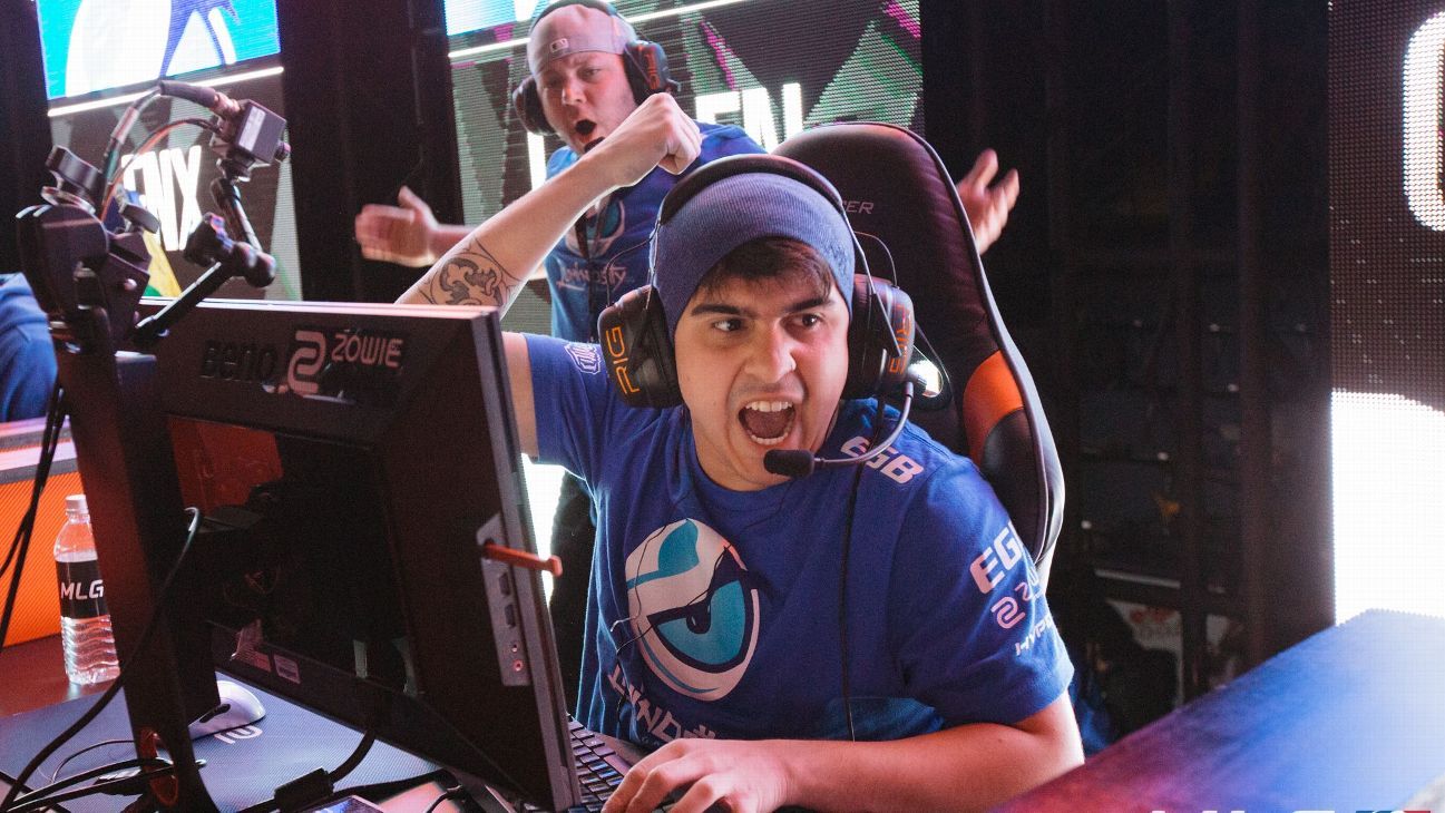 MSI Versa Wireless MLG Edition Gaming Mouse - 26K DPI, OMRON Micro  Switches, 2.4G Wireless, Bluetooth 5.3, and USB 2.0, up to 200 hours on a  single charge | S12-4301570-CLA, image size:1297x730