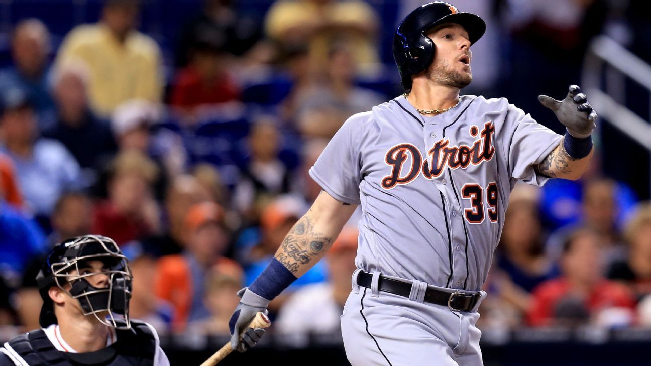 Tigers sign veteran catcher Saltalamacchia