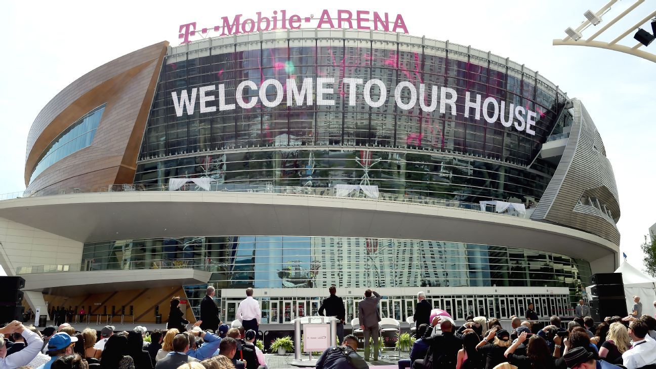 T-Mobile Arena a X: There's no energy like fight night energy. @ufc