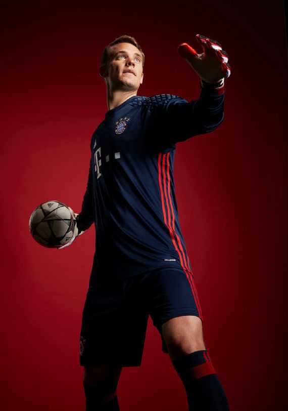 The Stunning Strange Beautiful Game Of Manuel Neuer