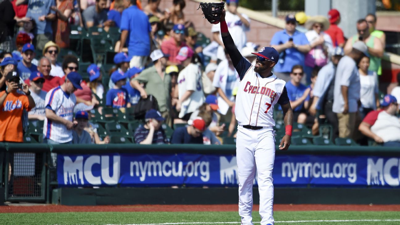 Jose Reyes, playing for Brooklyn Cyclones, cheered in 1st minor league game  since rejoining Mets