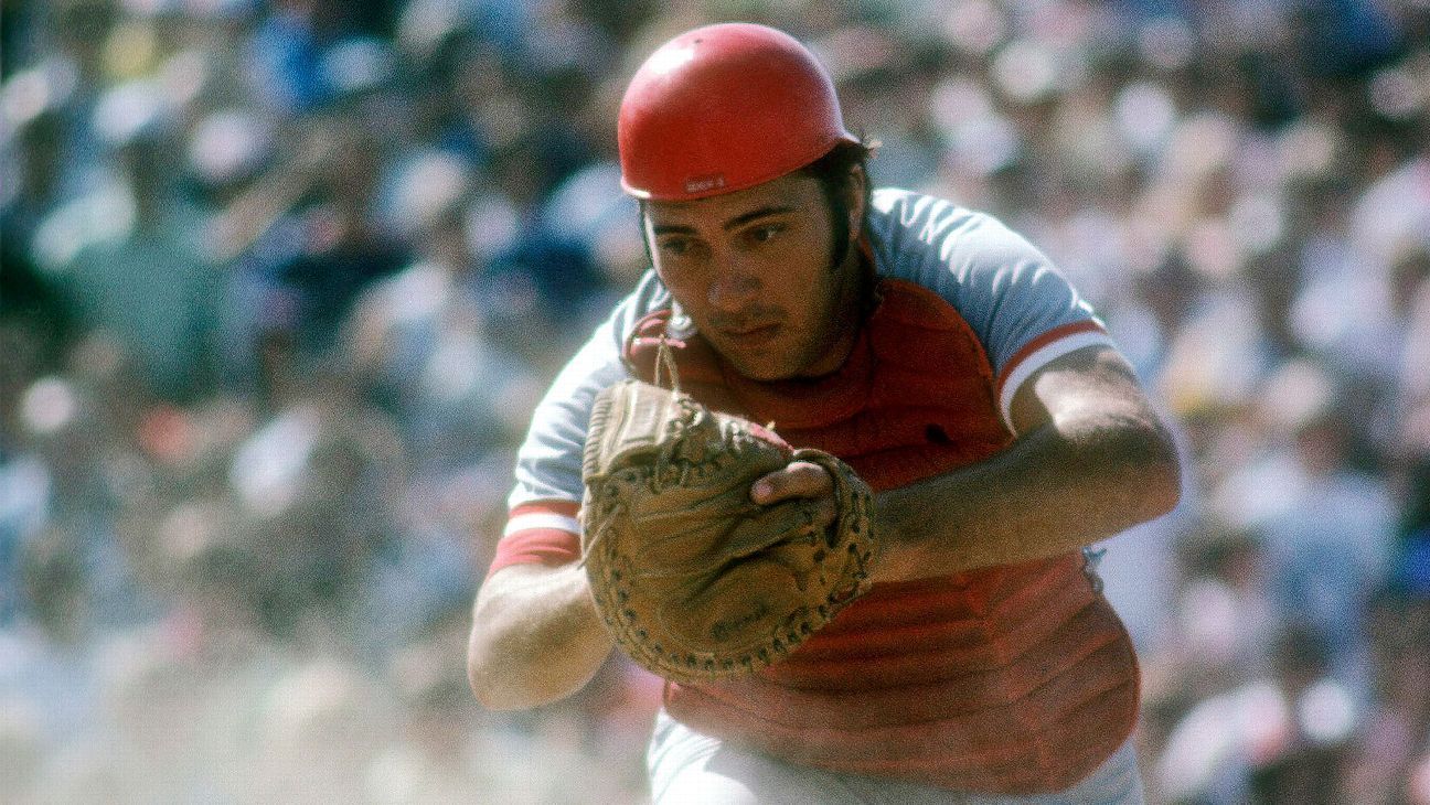 Cincinnati Reds great Johnny Bench selling memorabilia, not