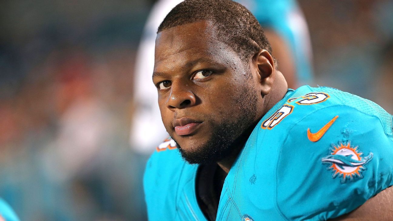 Bucs' Ndamukong Suh returns to Detroit with more TDs than QB takedowns