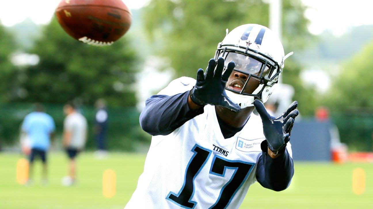 Dorial Green-Beckham traded to Eagles from Titans