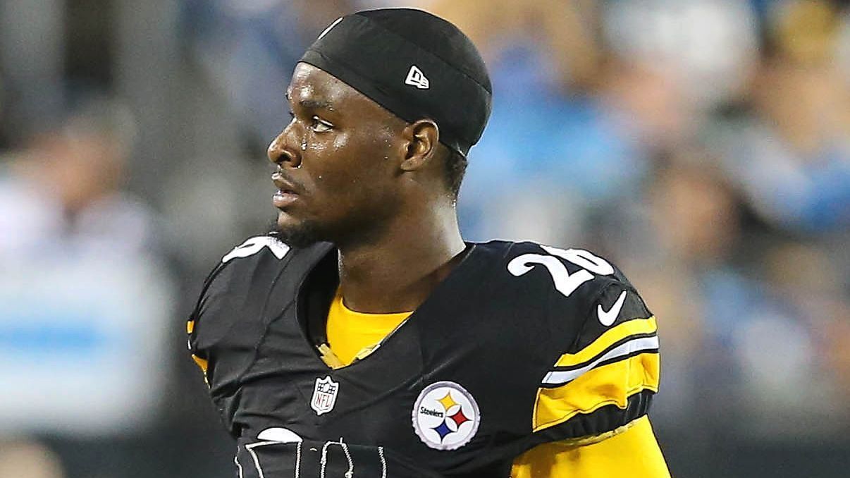 Le'Veon Bell Rumors: Star RB Absent for Steelers' Team Meeting Ahead of  Week 1, News, Scores, Highlights, Stats, and Rumors