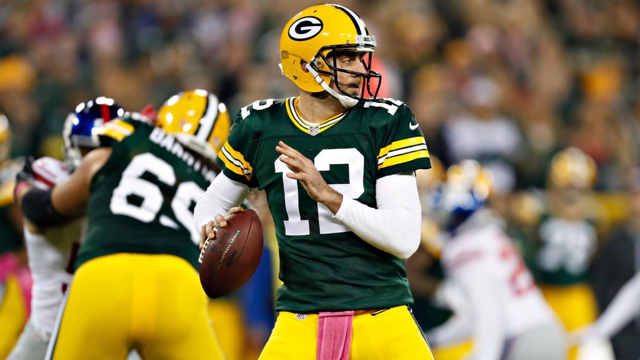 Packers' offense thrills, then reverts to form in win over Giants