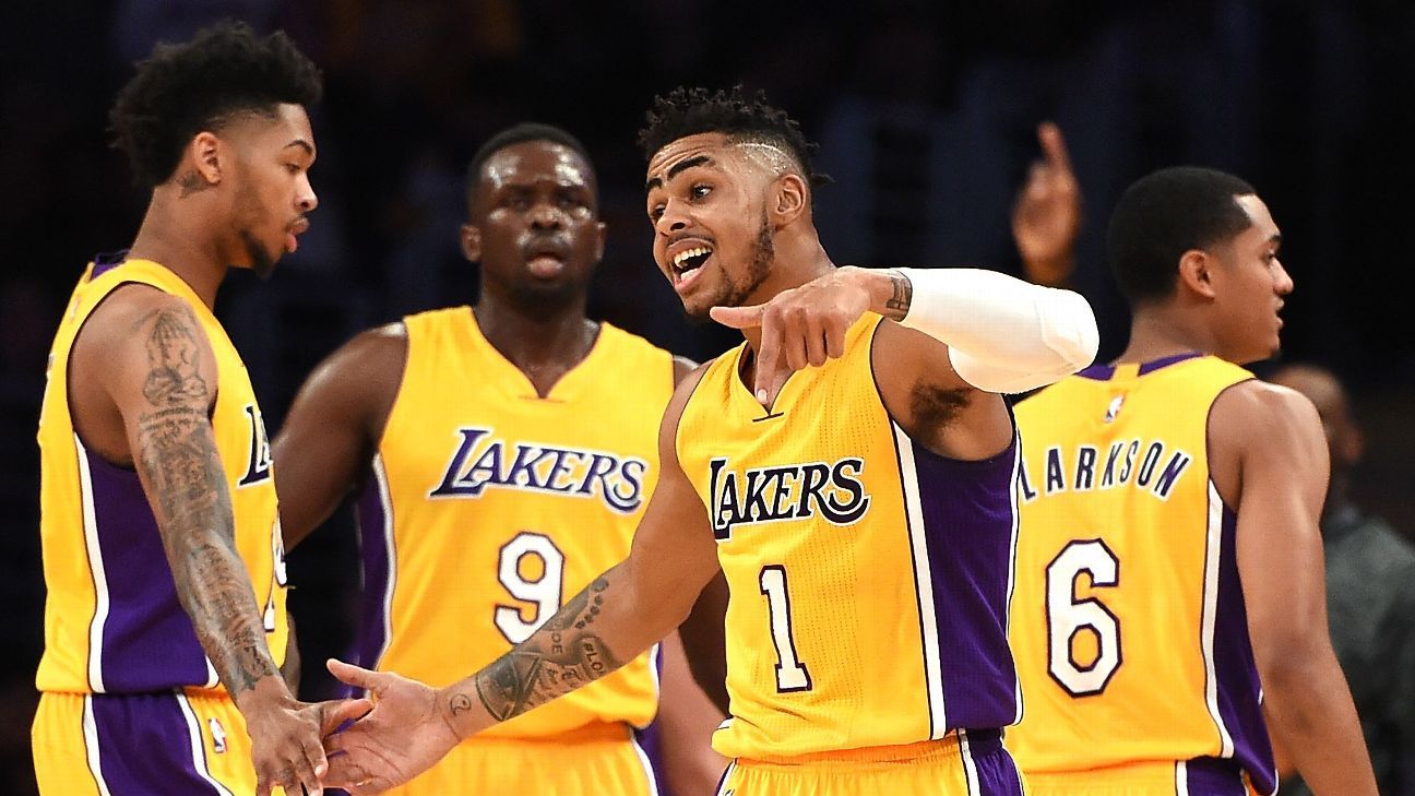 NBA -- Los Angeles Lakers show early signs of improvement