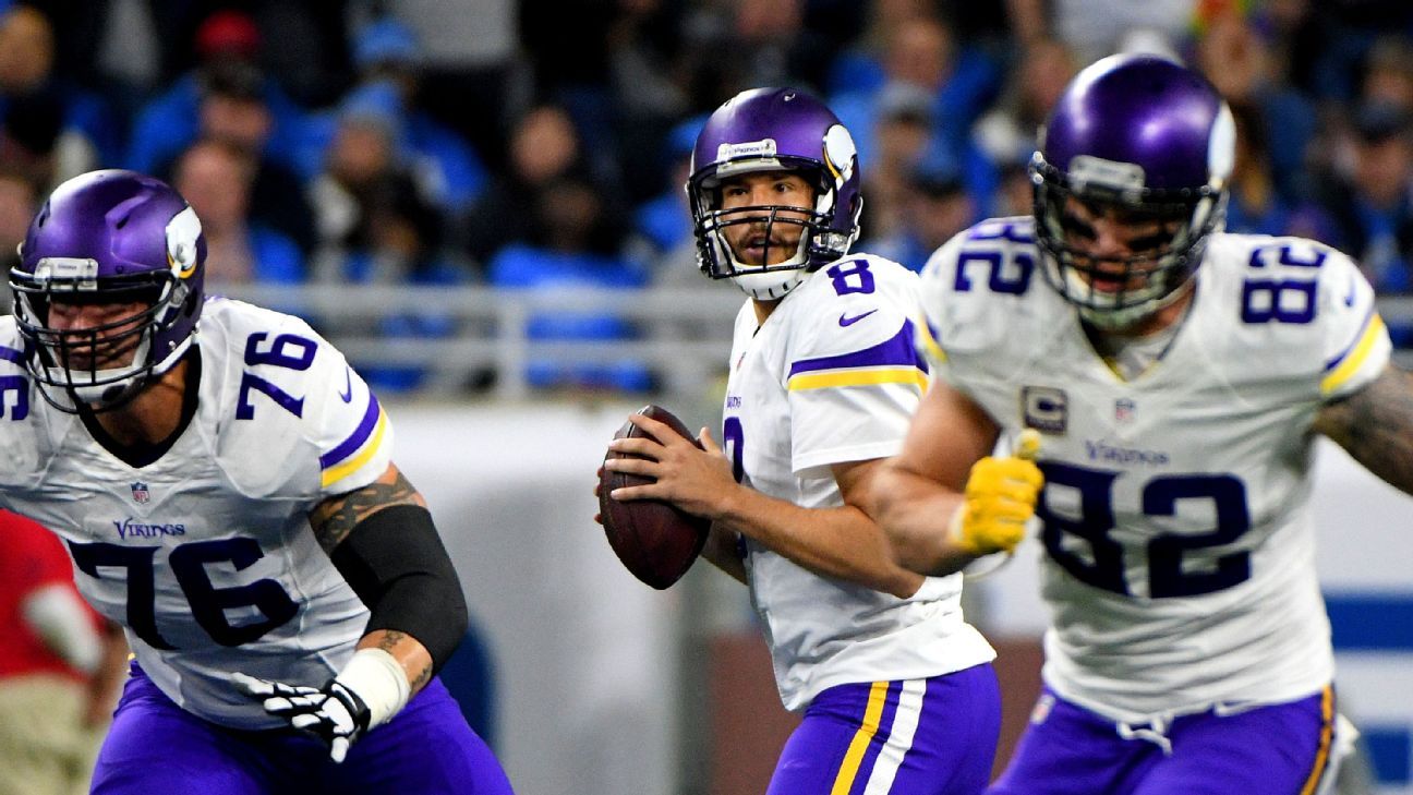 Sam Bradford Throws 1st TD as a Minnesota Viking!