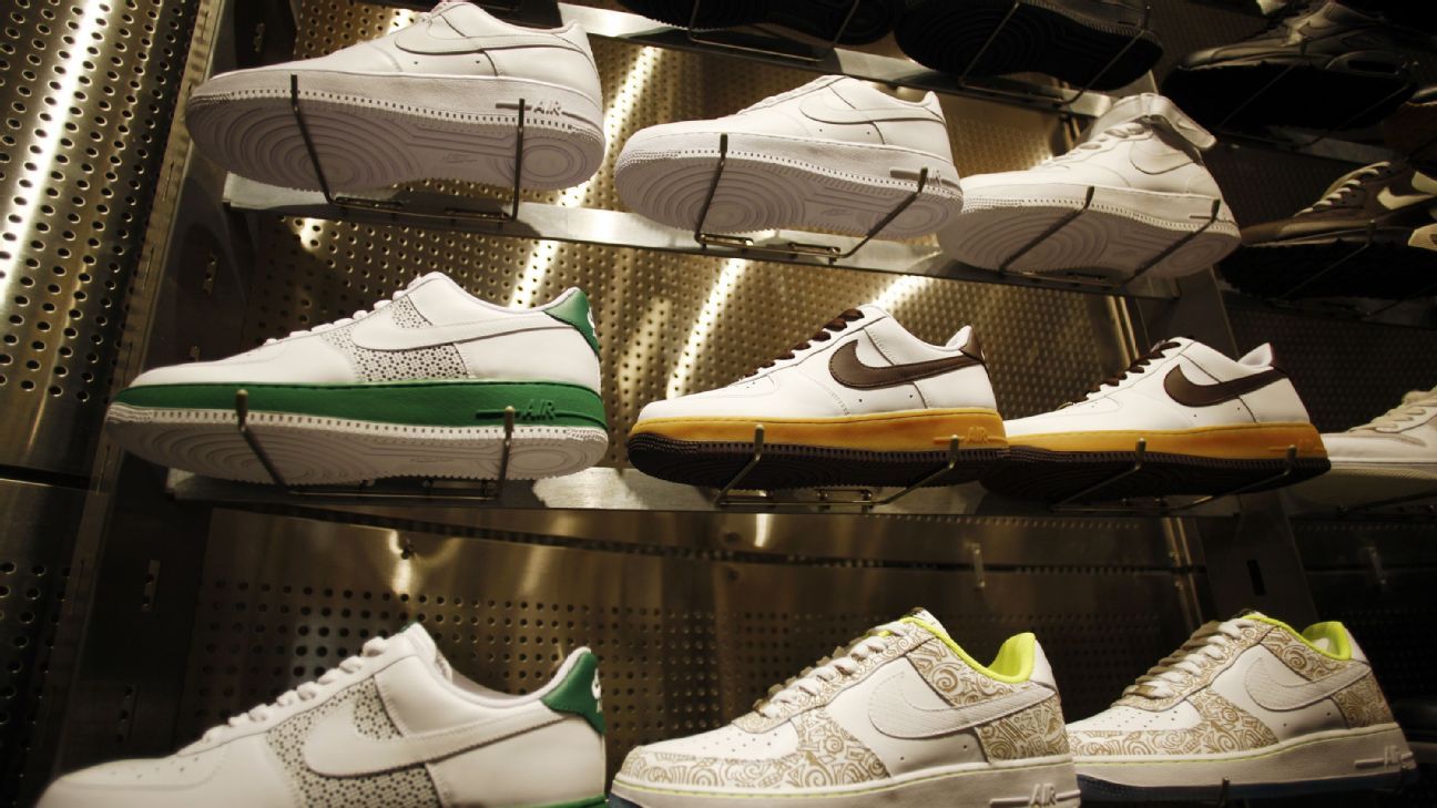 what shops sell air force 1