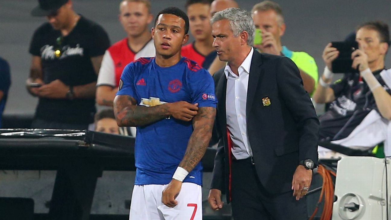 Memphis Depay nears Barcelona transfer with Holland star 'deciding he wants  move from Lyon' after Euro 2020