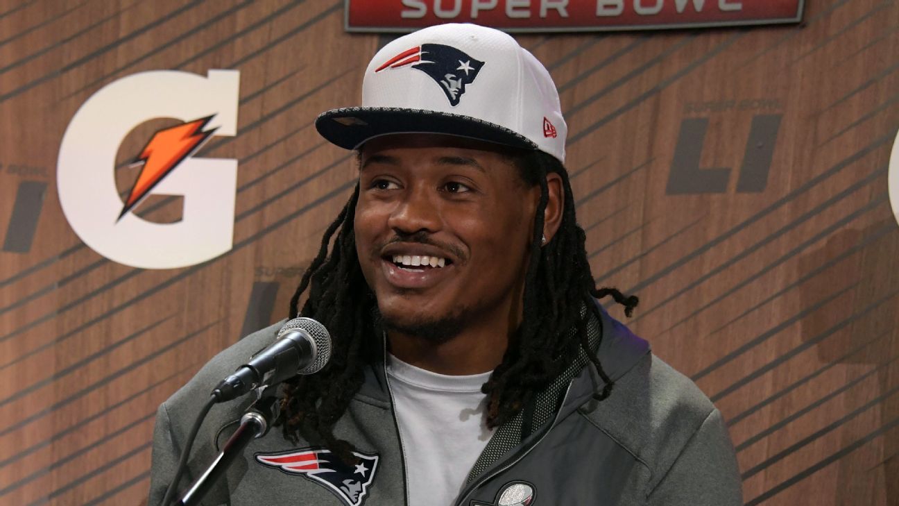 Dont'a Hightower hits Nashville day before free agency opens - AFC ...