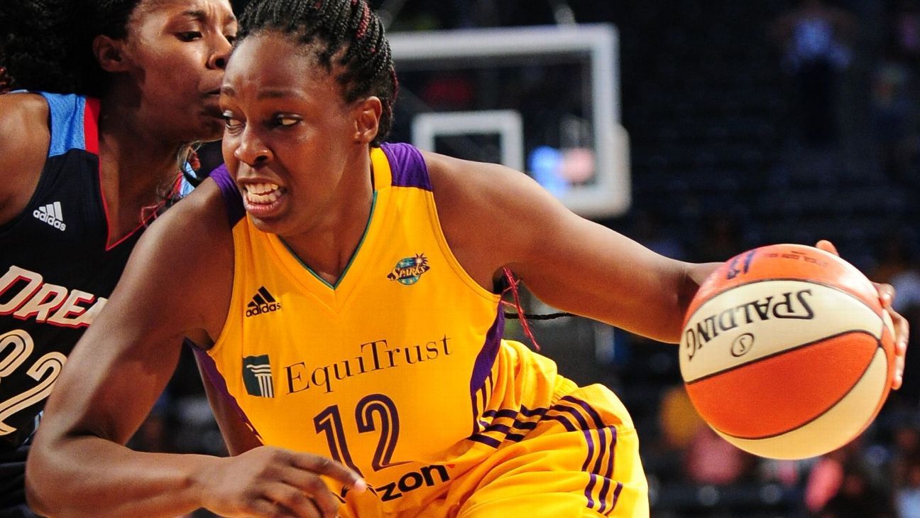 Los Angeles Sparks' Chelsea Gray growing into one of the best point
