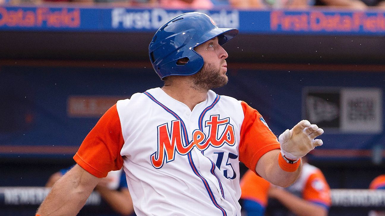 Tim Tebow hits a home run on the first pitch of his professional