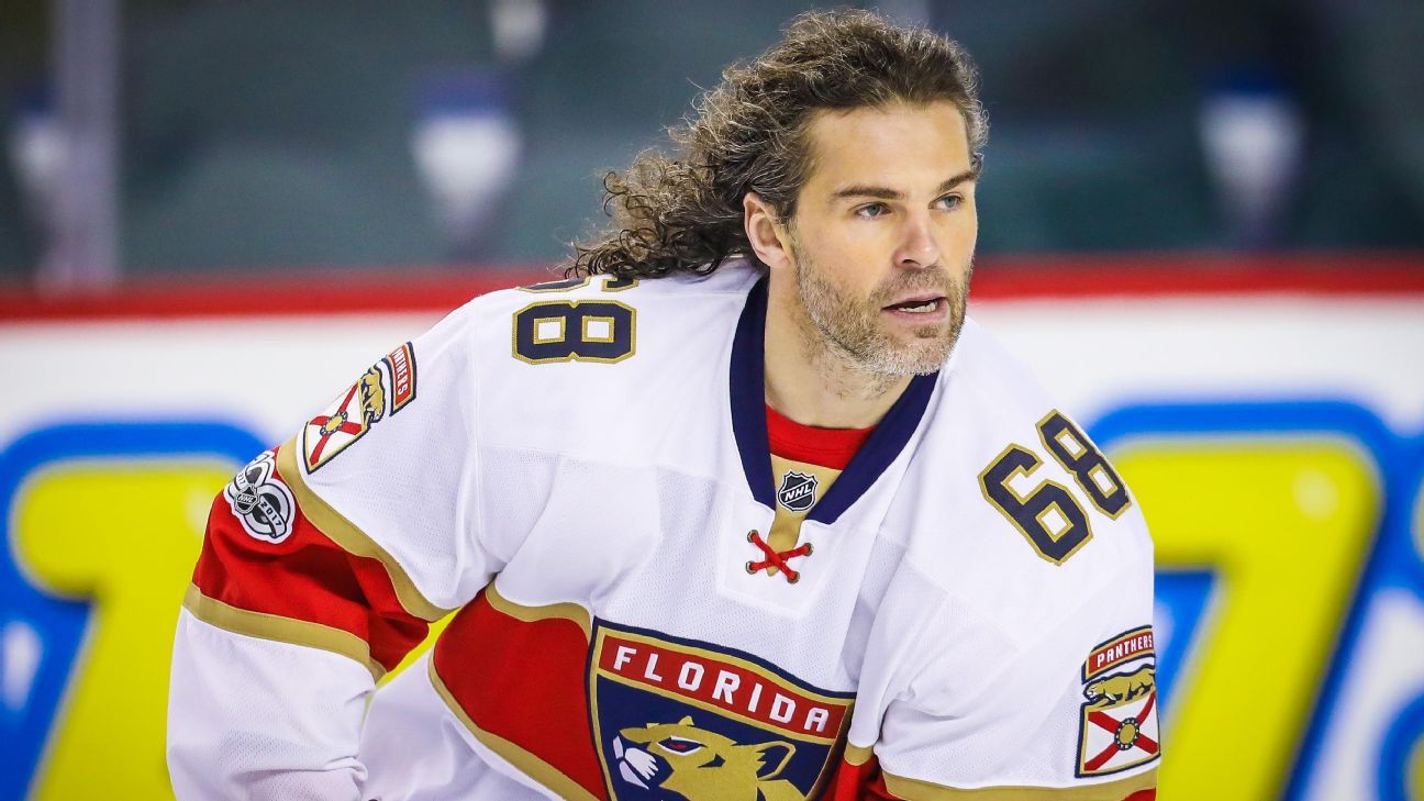 Jaromir Jagr makes his debut in Los Angeles tonight, on line with