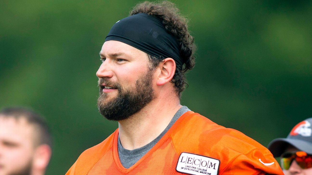 Iron man Joe Thomas lives to be a Cleveland Brown - ESPN