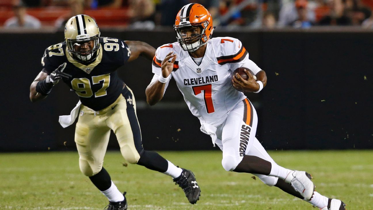 Cleveland Browns' quarterback DeShone Kizer in action during the