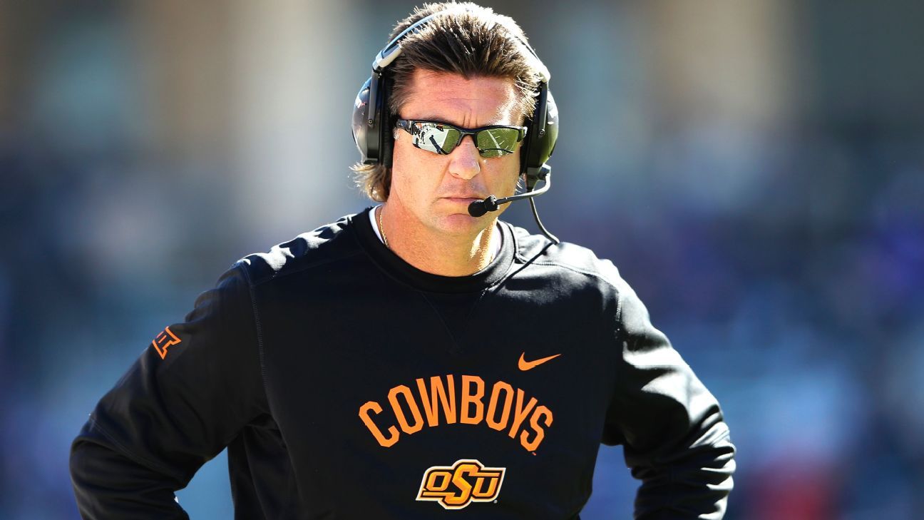 Oklahoma State coach Mike Gundy agrees to take $1M pay cut after review