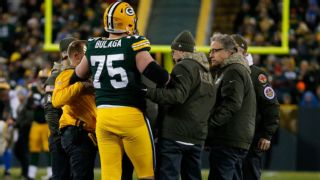 Green Bay Packers Fear Significant Injury To Rt Bryan Bulaga S Right Knee