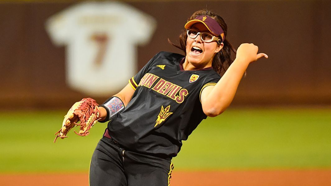 OU softball: Sooner ace Giselle Juarez has two signature moves — winning  games, wearing goggles