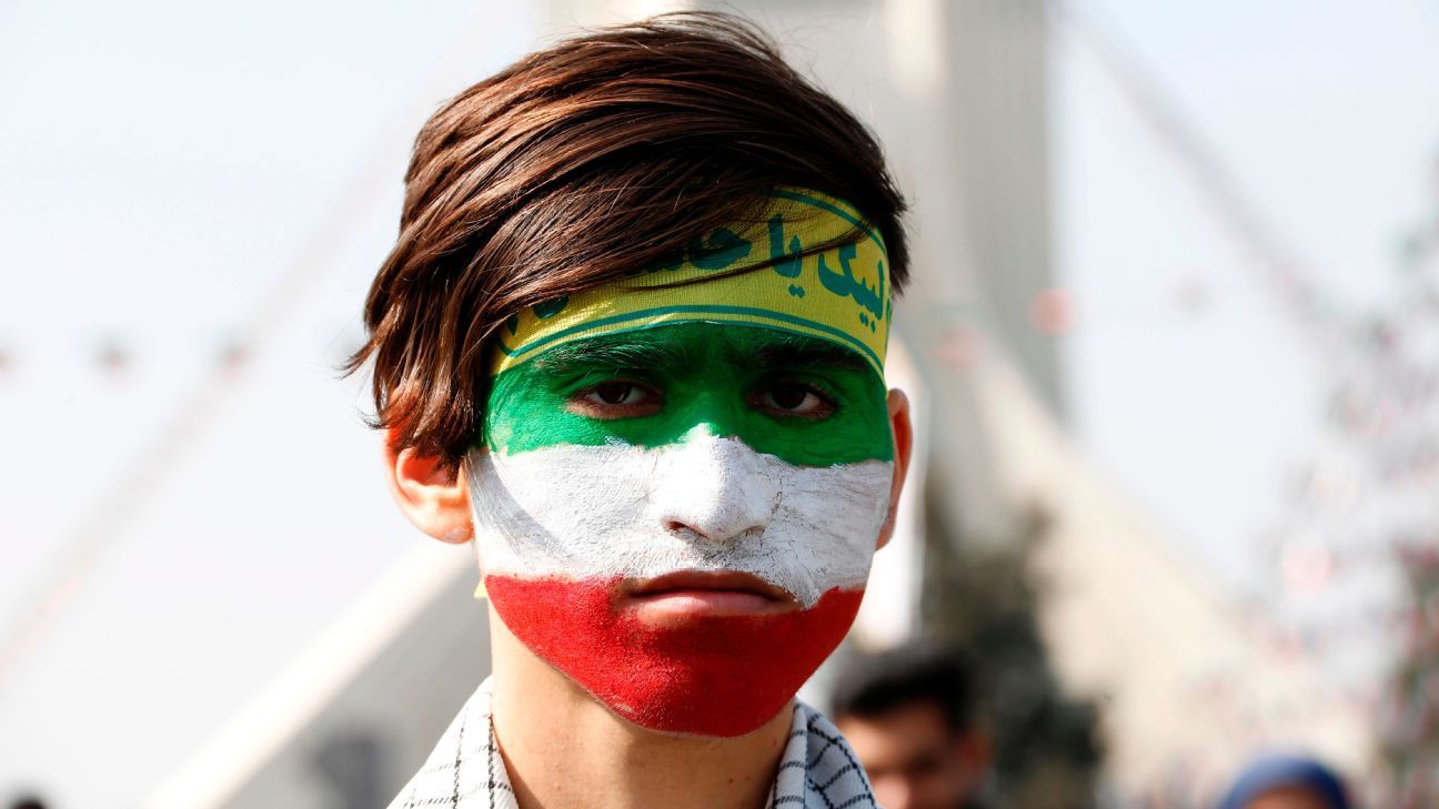 Lado B da Copa - Entre o campo e a guerra: a resistência do futebol iraniano  - ESPN