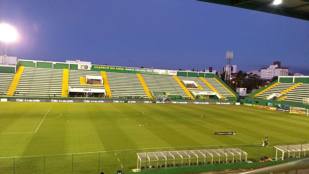 Chapecoense x Vitória: onde assistir ao vivo, horário, palpite e prováveis escalações do jogo do Brasileirão