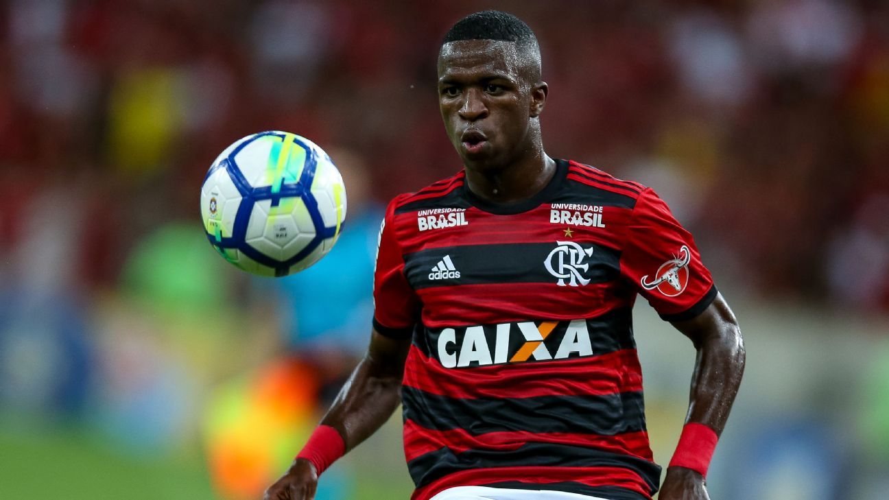 O BOLA DE OURO? Funcionários do Flamengo recordam início da trajetória de Vinicius Jr. na Gávea