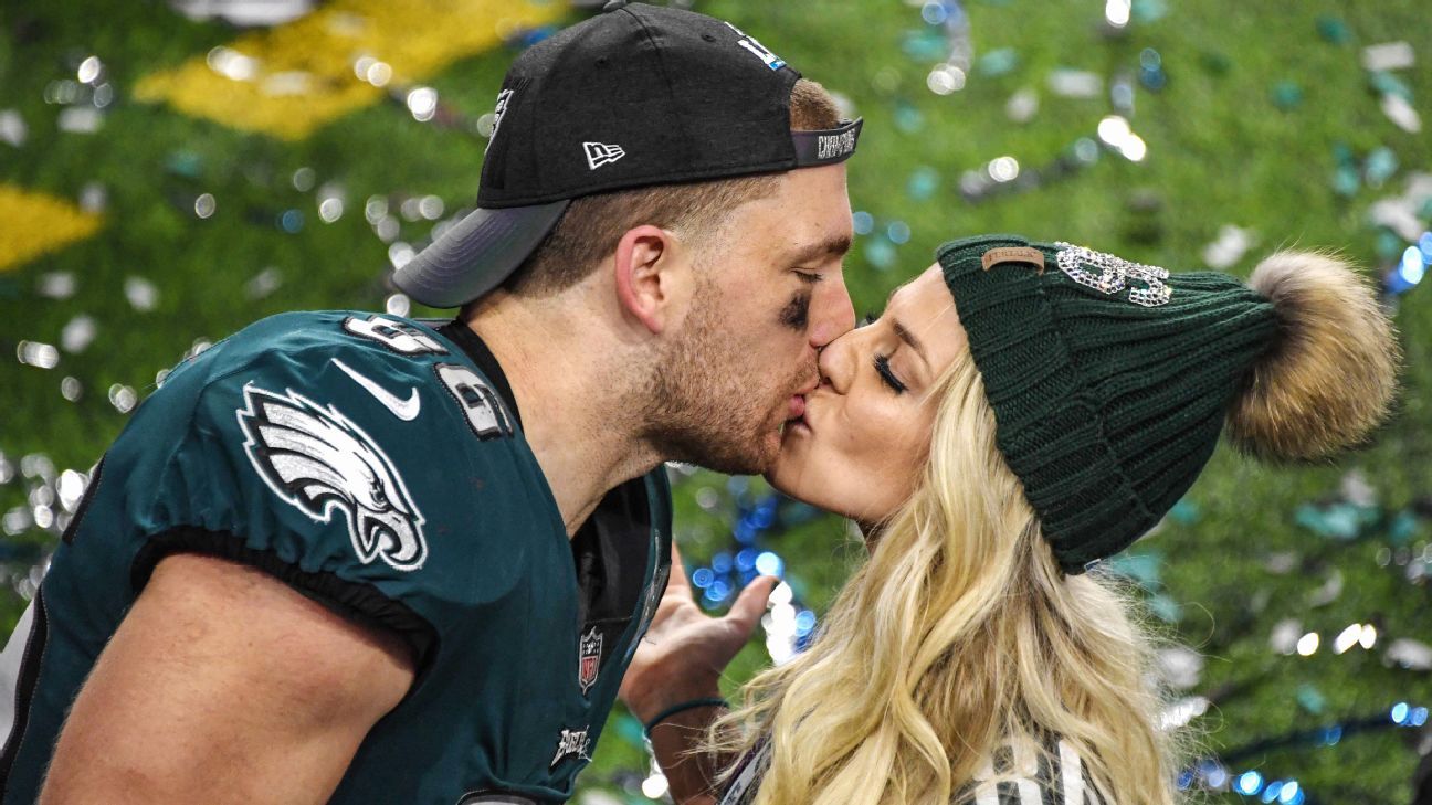 Cardinals' Zach Ertz shares heartfelt message for wife Julie Ertz