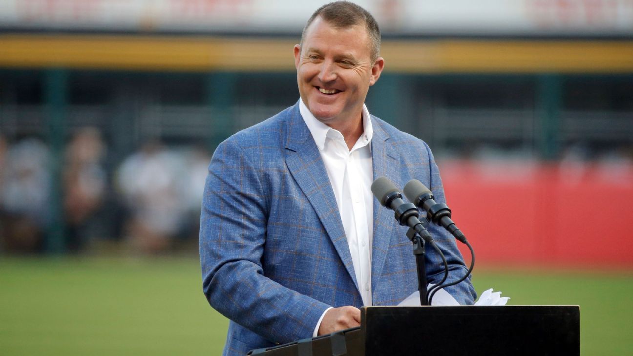 Cleveland Indians unveil 12-foot Jim Thome statue before Aug. 2