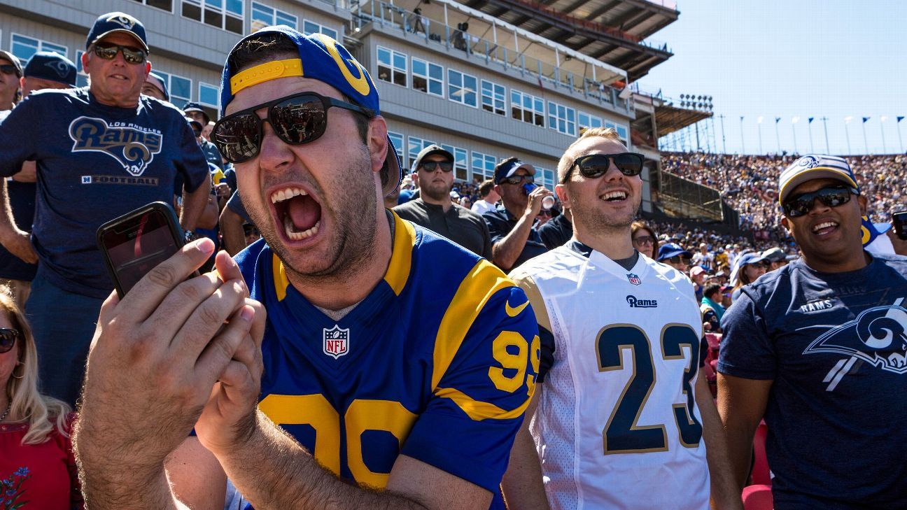 Johnny Hekker responds to Rams fan's idea about yellow jersey