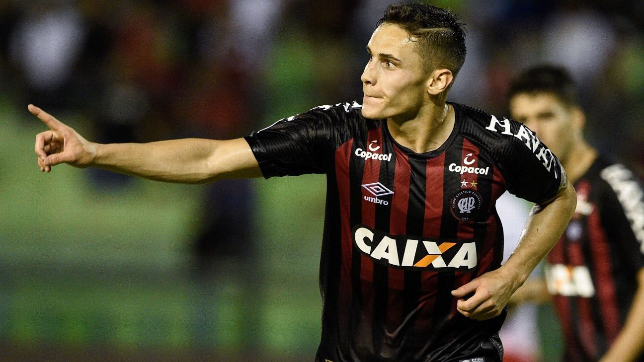 Athletico Paranaense Home camisa de futebol 2018. Sponsored by Caixa