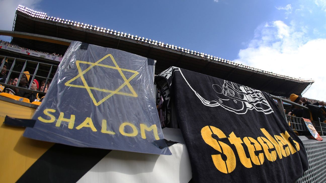 Pittsburgh Steelers fans reject hate from Squirrel Hill synagogue