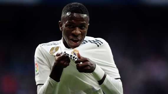 Vinícius Jr. entra no 2º tempo e salva Real Madrid, que vence time de Ronaldo Fenômeno