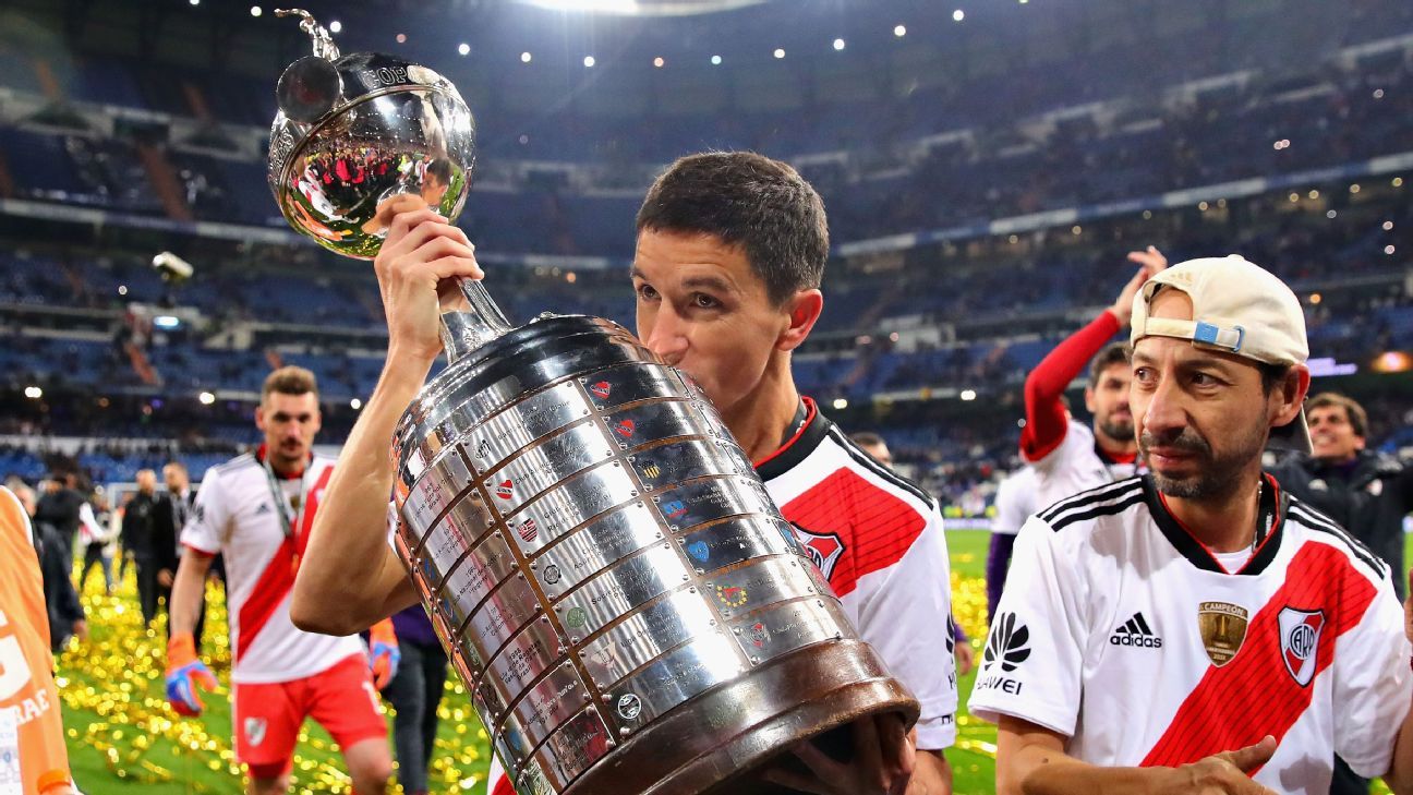 Nacho Fernández dedica título a hinchas en Buenos Aires