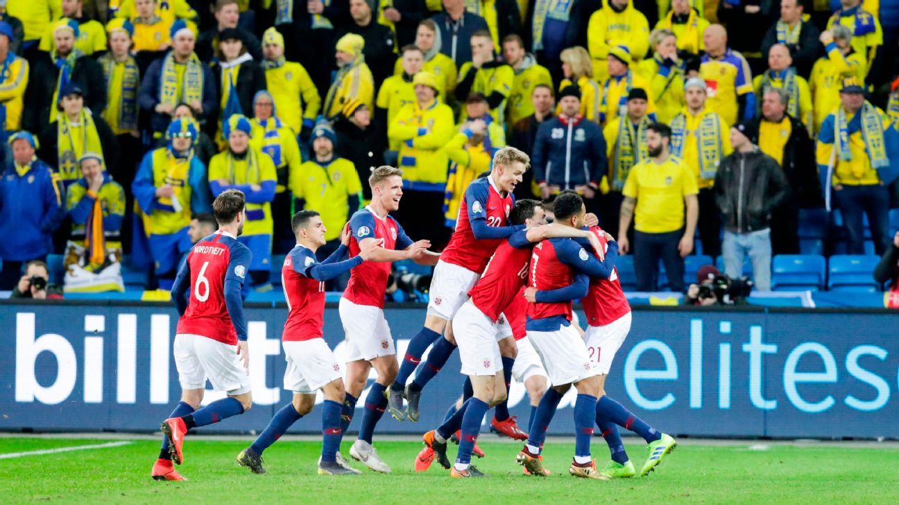 Швеция норвегия. Швеция против России Противостояние. Футбол 142. Norway Football Sweden. Швеция 86.