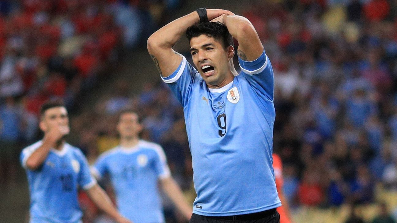 Toe Poke Daily: Luis Suarez appeals for handball inside penalty area ...