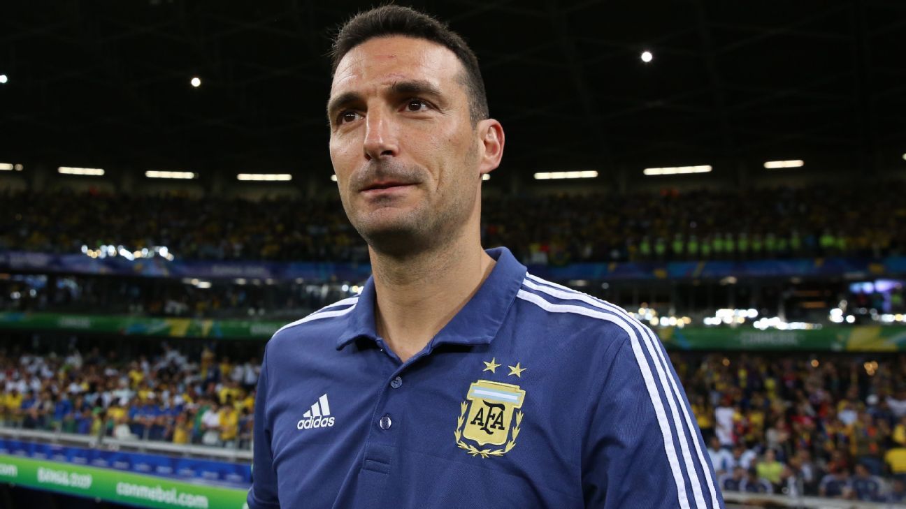 Scaloni to stay with Argentina, slams VAR for loss
