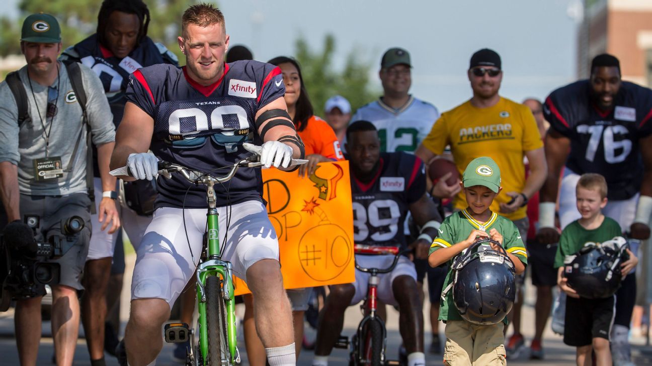 Bike-Riding Tradition Gets Packers to Training Camp - Sports