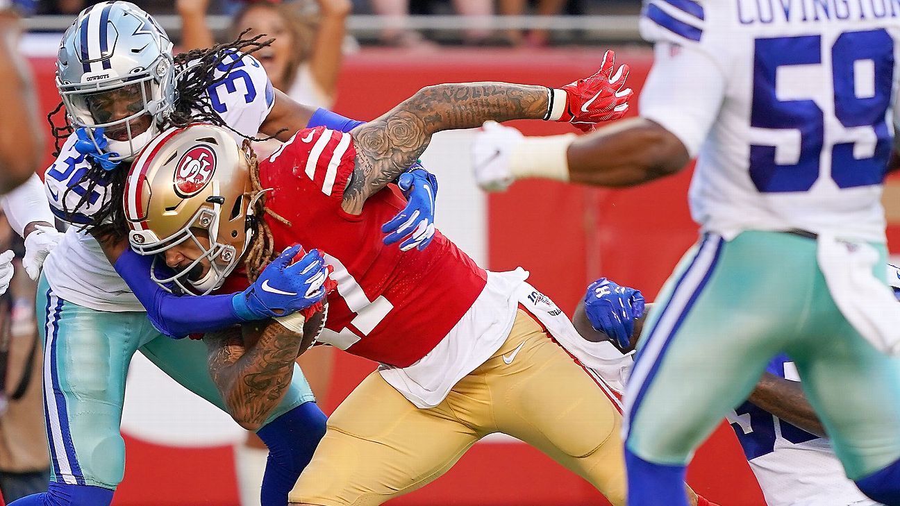 Santa Clara, California, USA. 24th Oct, 2021. San Francisco 49ers wide  receiver Jalen Hurd (14) and wide receiver Jordan Matthews (18) celebrate  field goal on Sunday, October 24, 2021, at Levis Stadium