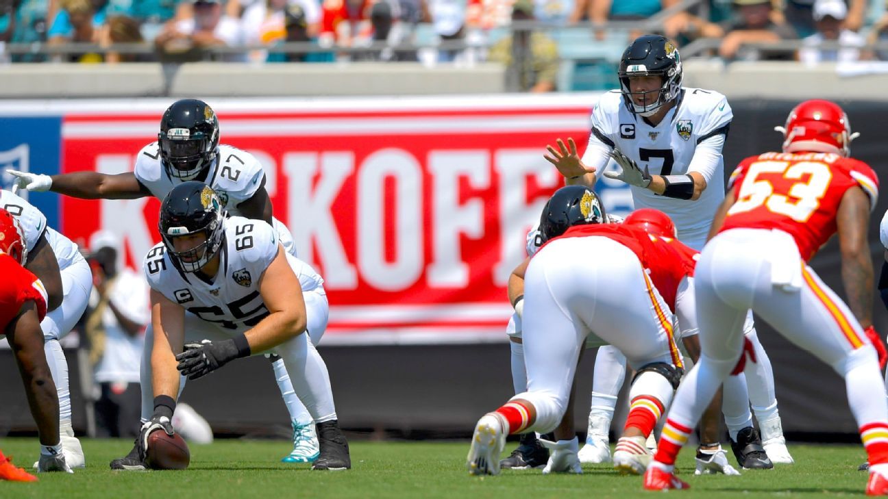 Nick Foles injury: Jaguars QB suffers broken clavicle, out indefinitely