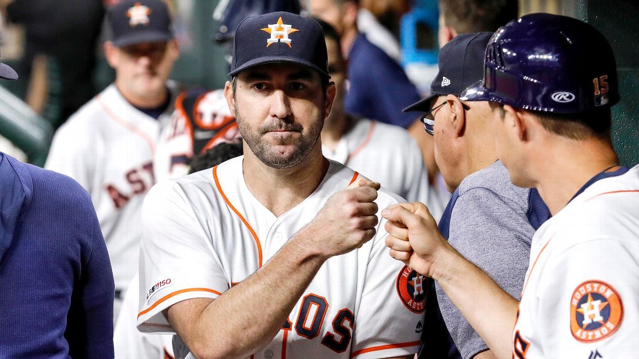 Deep roster offers Astros manager A.J. Hinch plenty of options