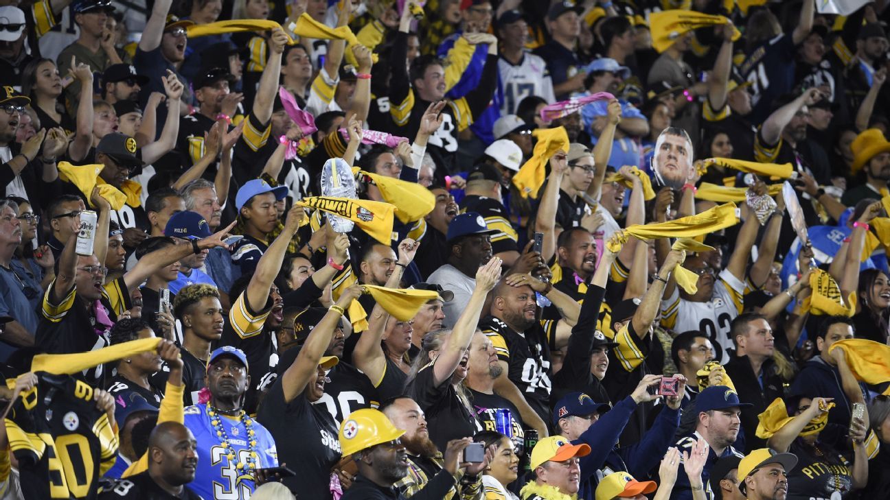 Steelers fans dominate crowd at the Chargers' SoFi Stadium