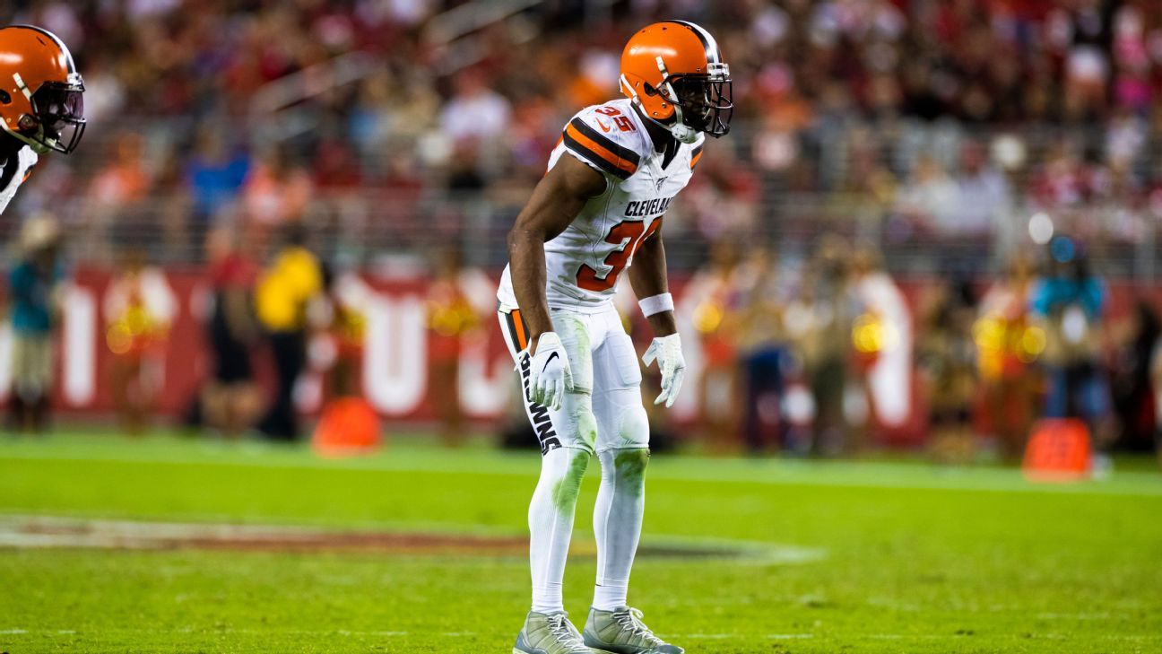 Browns: Whitehead's social posts 'unacceptable'