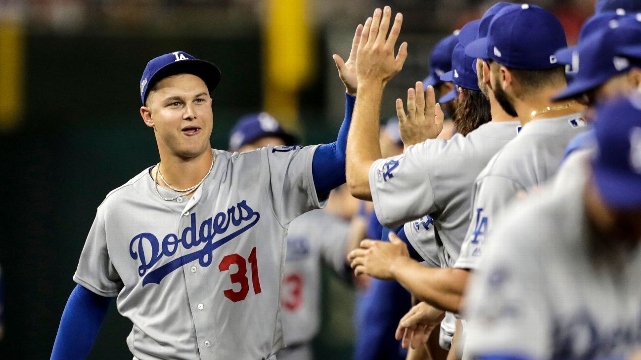 Mookie Betts, Trevor Bauer put on show in front of Dodgers fans