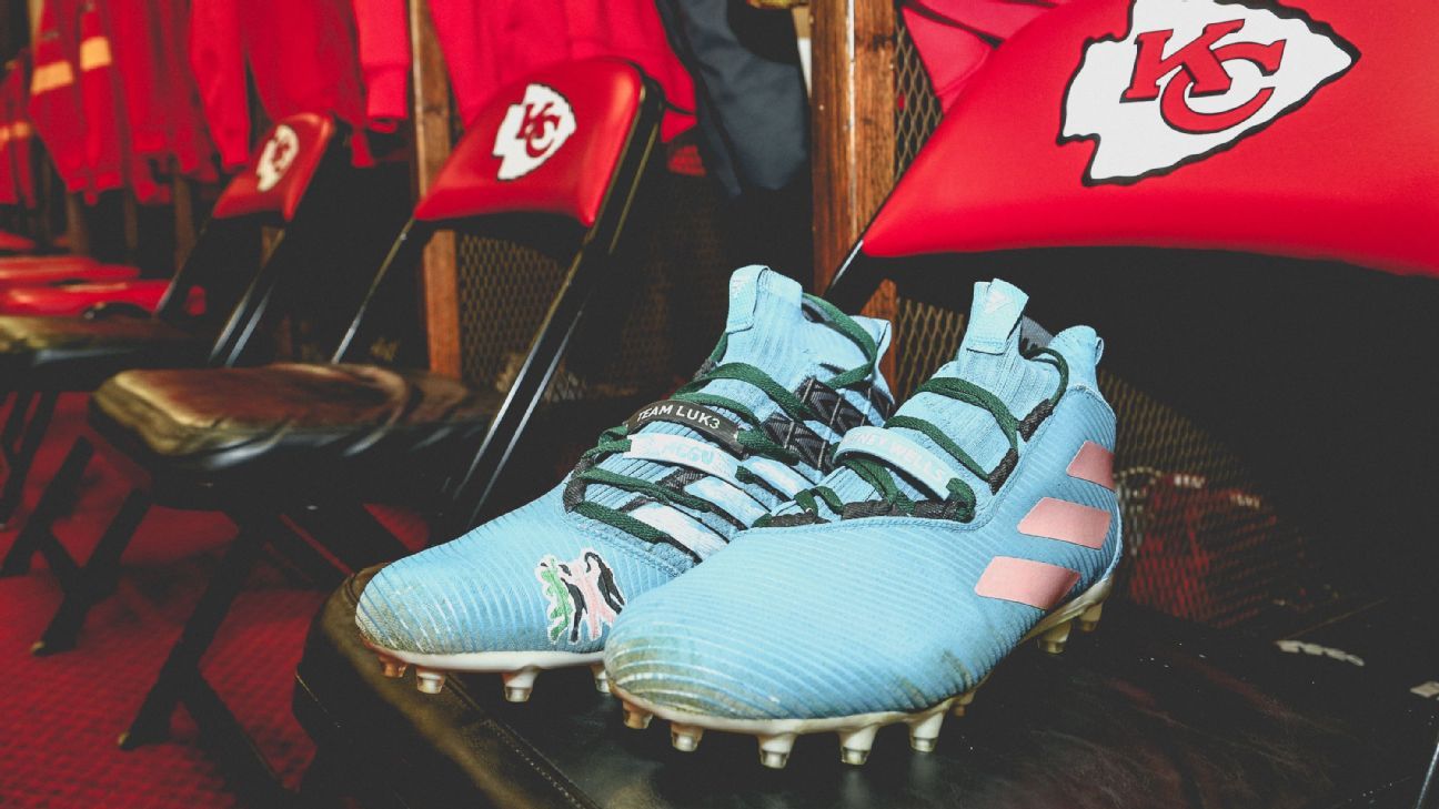 What Pros Wear: Stefon Diggs' Jordan 5 Cleats - What Pros Wear