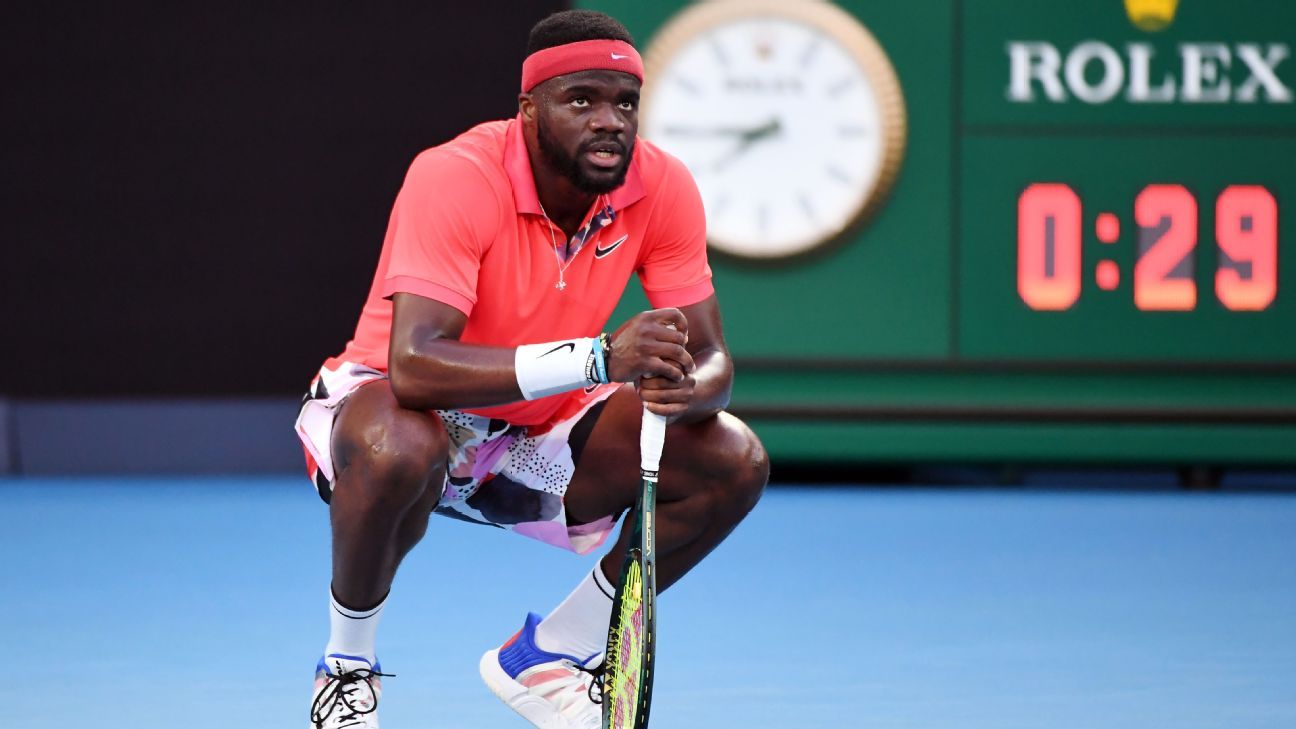 Frances Tiafoe advances to fourth round at US Open with straight-sets win