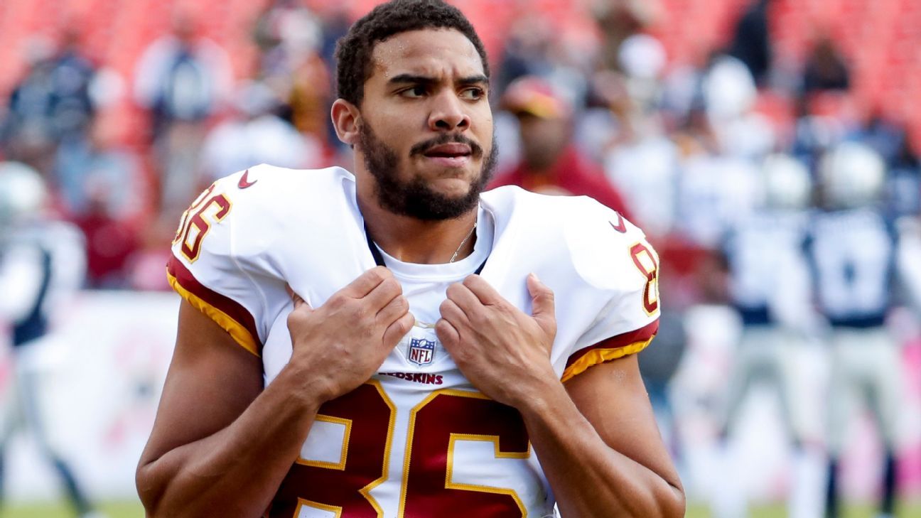 Washington Redskins tight end Jordan Reed (86) clutches the ball as he  makes a diving touchdown reception during an NFL football game Sunday,  October 2, 2016, in Landover, Maryland The Redskins defeated