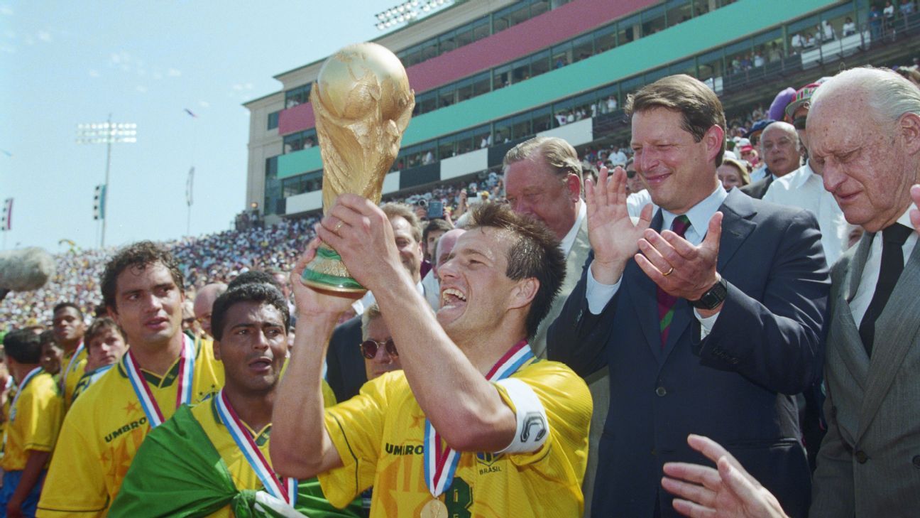 Dunga recorda memórias da copa de 1994 e analisa mudanças no