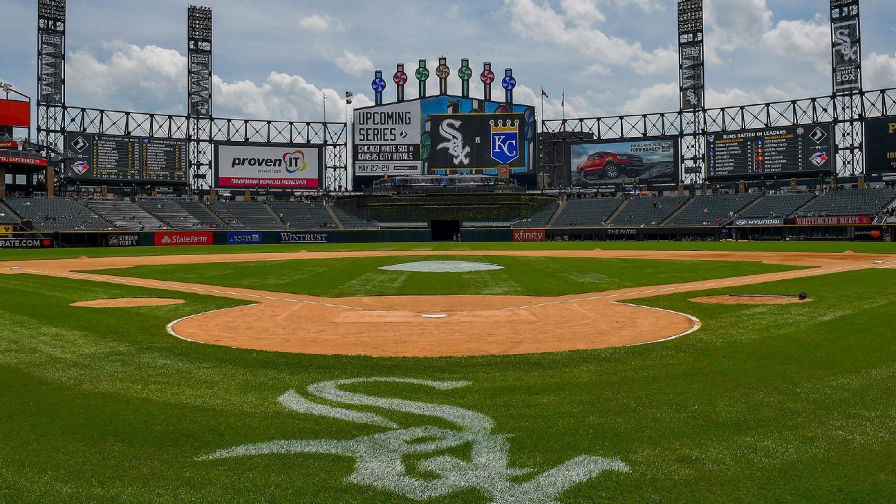 Singer leading Robinson celebration collapses